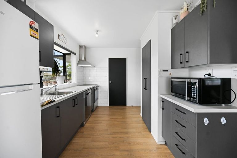 Photo of property in 22 Lindsay Crescent, Nawton, Hamilton, 3200