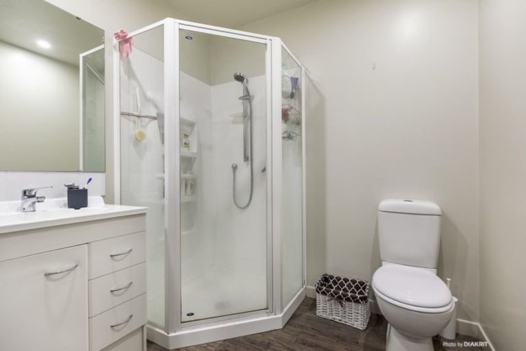 Photo of property in 34 Cave Road, Houghton Bay, Wellington, 6023