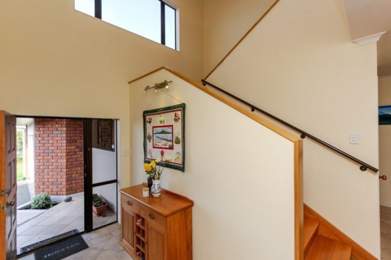 Photo of property in 7 Sandel Rise, Merrilands, New Plymouth, 4312