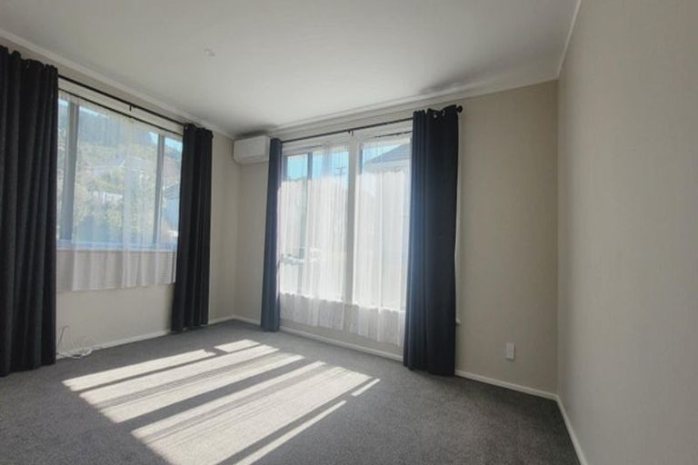 Photo of property in 54 Davidson Crescent, Tawa, Wellington, 5028