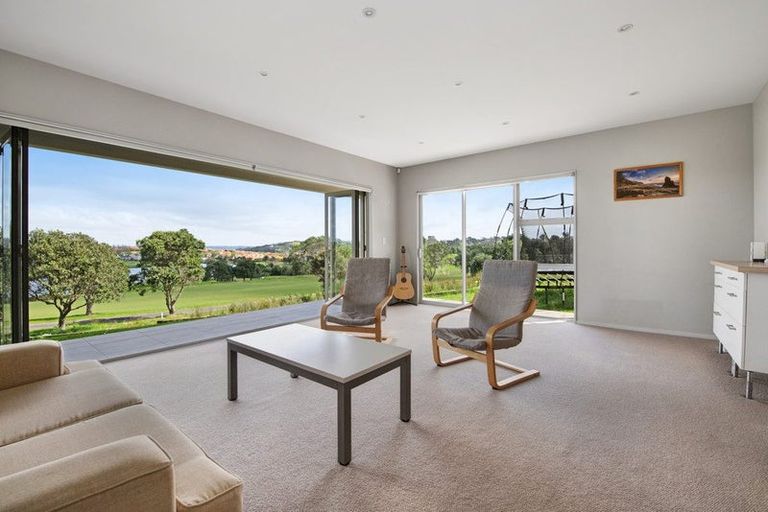 Photo of property in 41 Maylee Crescent, Gulf Harbour, Whangaparaoa, 0930