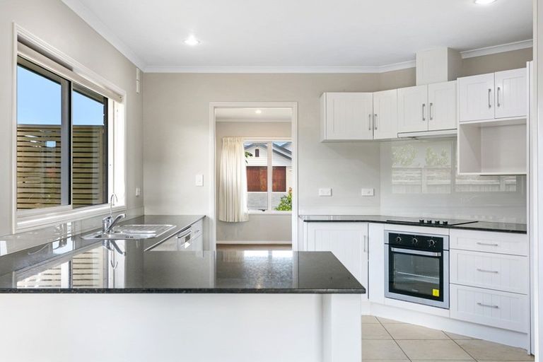 Photo of property in 14 Ernest Kemp Rise, Wharewaka, Taupo, 3330