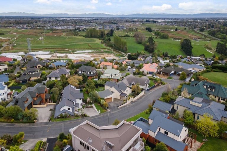 Photo of property in 4 Somerton Rise, Westmorland, Christchurch, 8025