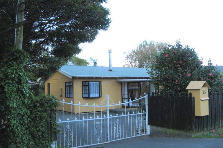 Photo of property in 25 Buller Street, Picton, 7220