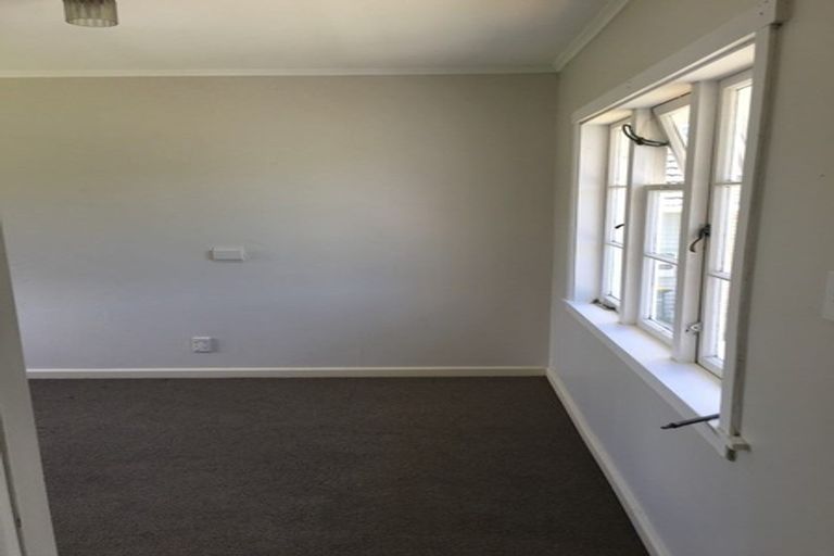 Photo of property in 11 Matipo Road, Mairangi Bay, Auckland, 0630