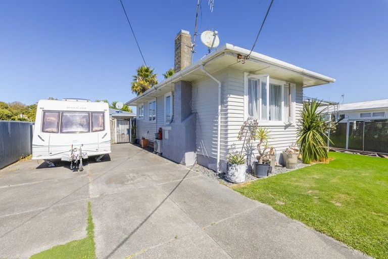 Photo of property in 17 Gilray Avenue, Maraenui, Napier, 4110