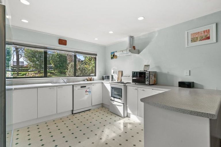 Photo of property in 209 Kaipara Road, Papakura, 2582