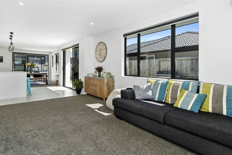 Photo of property in 28 Te Kio Crescent, Papamoa Beach, Papamoa, 3118