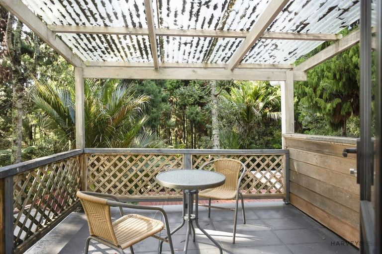 Photo of property in 208 Woodlands Park Road, Titirangi, Auckland, 0604