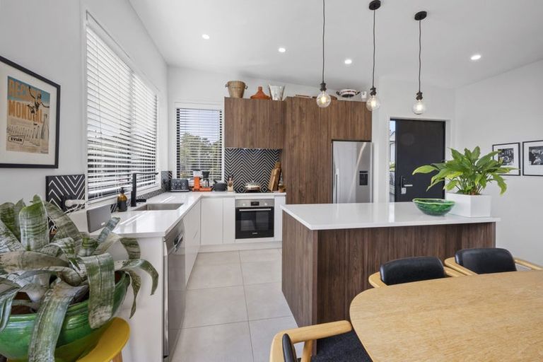 Photo of property in 75a Pendarves Street, New Plymouth, 4310