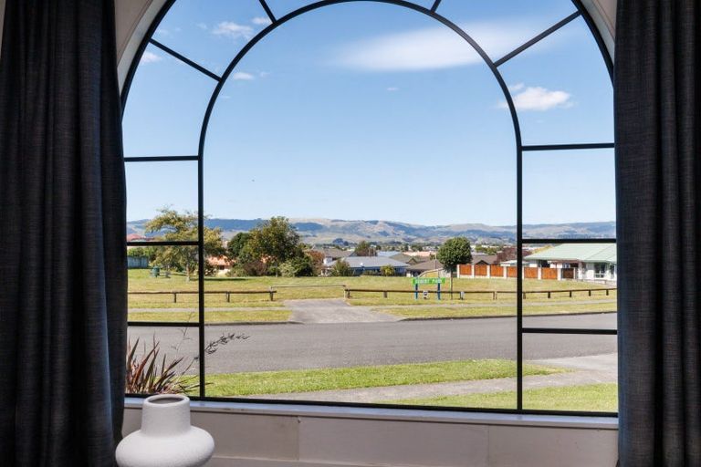 Photo of property in 92 Parnell Heights, Kelvin Grove, Palmerston North, 4414