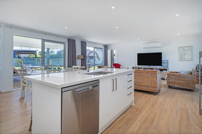 Photo of property in 44 Longreach Drive, Cooks Beach, Whitianga, 3591