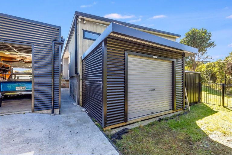 Photo of property in 11 Sumner Terrace, Aotea, Porirua, 5024