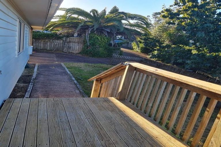 Photo of property in 66e Woodglen Road, Glen Eden, Auckland, 0602