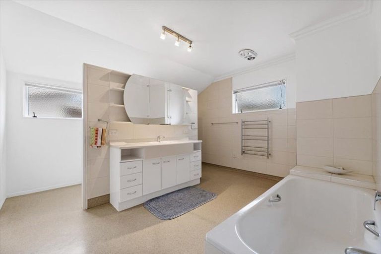 Photo of property in 35 Oxford Street, Te Puke, 3119