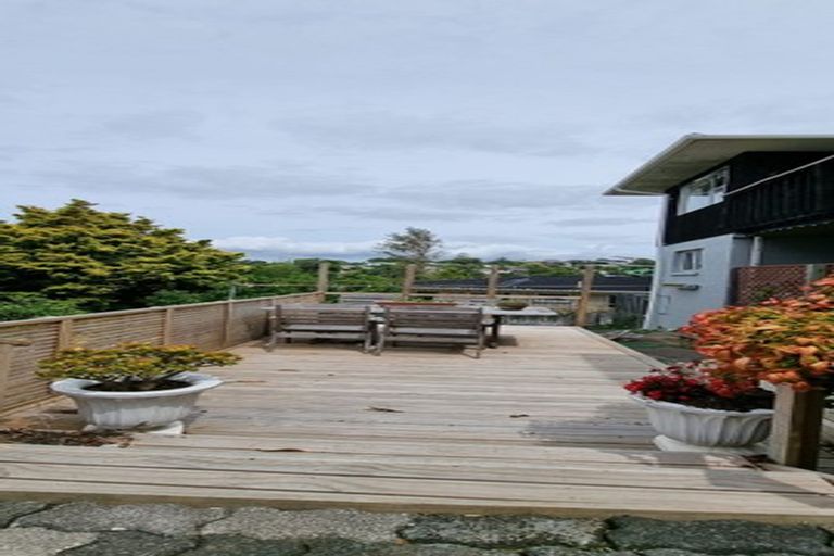 Photo of property in 78a Sunset Road, Unsworth Heights, Auckland, 0632