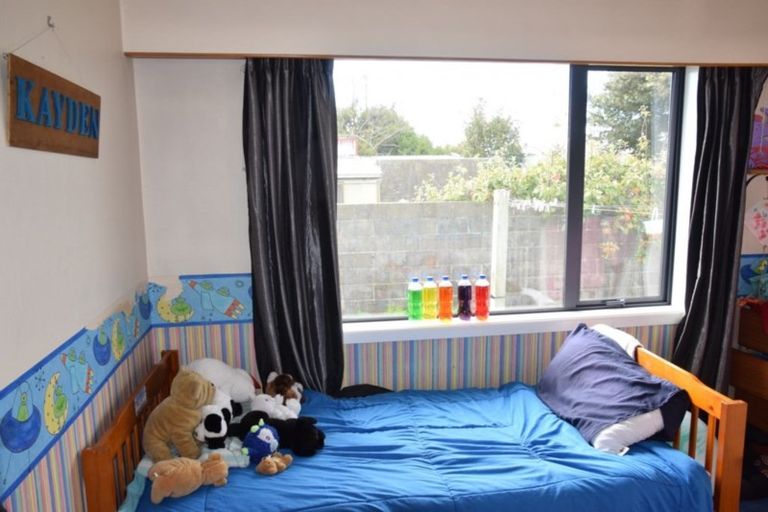 Photo of property in 12 Kereru Street, Waikiwi, Invercargill, 9810