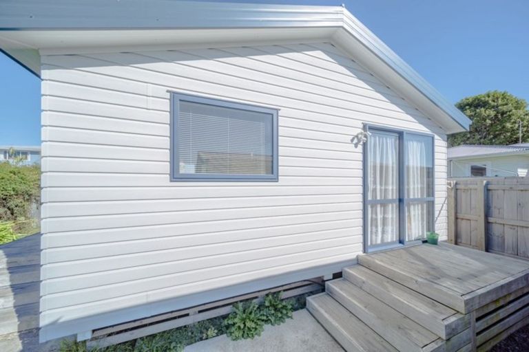 Photo of property in 18 Davidson Avenue, Pirimai, Napier, 4112