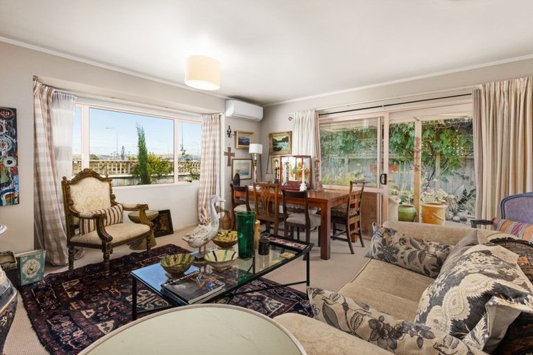 Photo of property in 9/180 Charles Street, Westshore, Napier, 4110