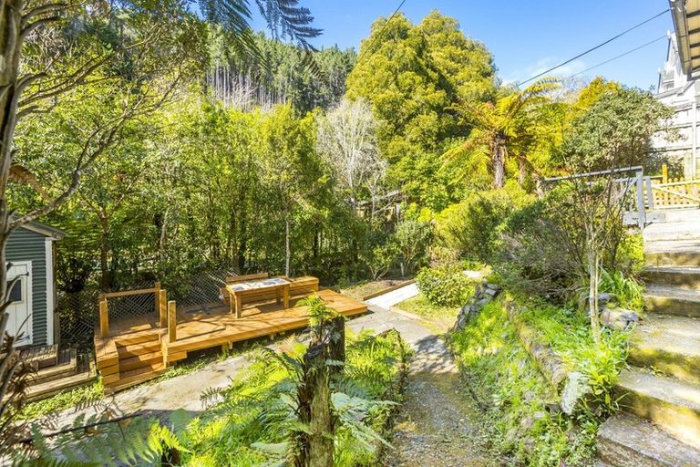 Photo of property in 126 Pinehaven Road, Pinehaven, Upper Hutt, 5019