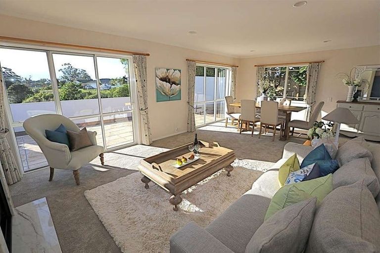 Photo of property in 50 Corta Bella Place, Golflands, Auckland, 2013
