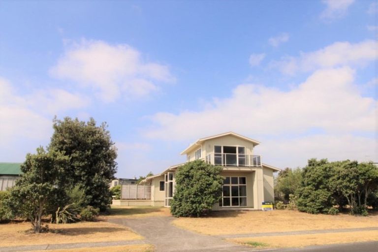 Photo of property in 618 Matarangi Drive, Matarangi, Whitianga, 3592