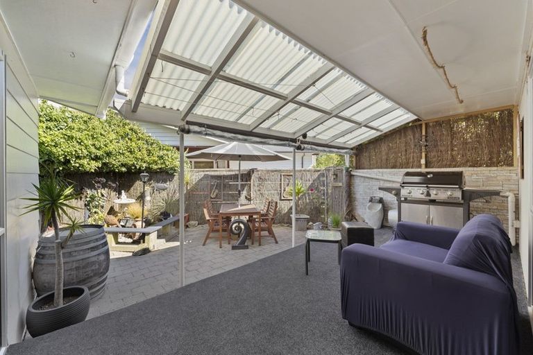 Photo of property in 15 Rennie Avenue, Milson, Palmerston North, 4414