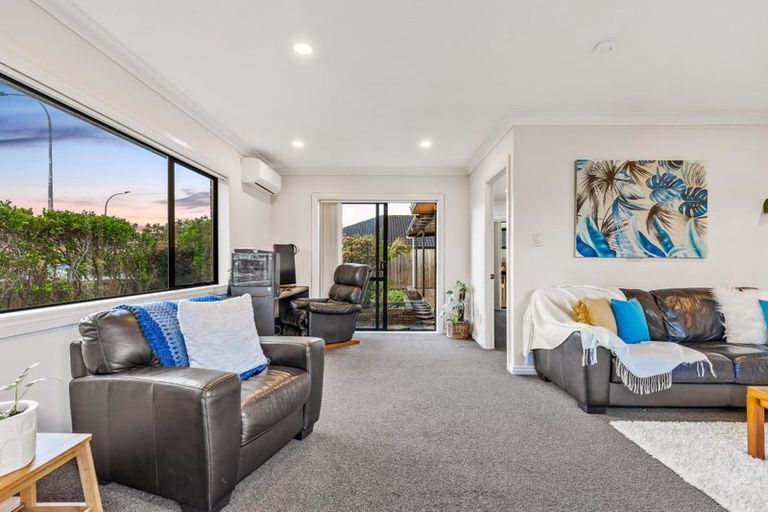 Photo of property in 51 Semillon Avenue, Henderson, Auckland, 0612