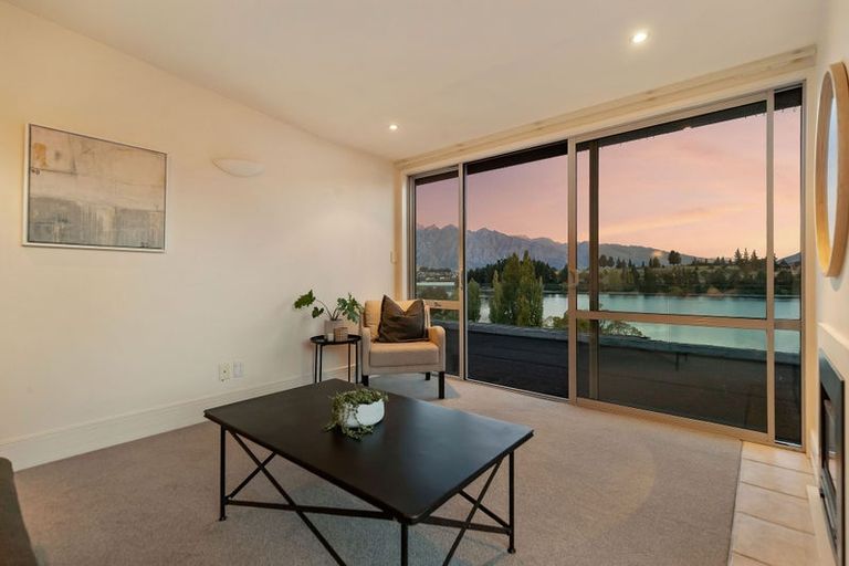 Photo of property in Rahiri Apartments, 4/23 Adelaide Street, Queenstown, 9300
