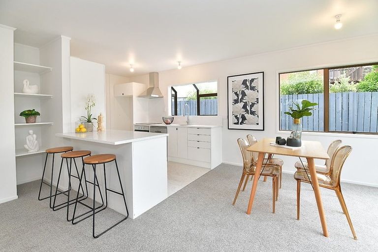 Photo of property in 41 Pemberton Avenue, Bayview, Auckland, 0629