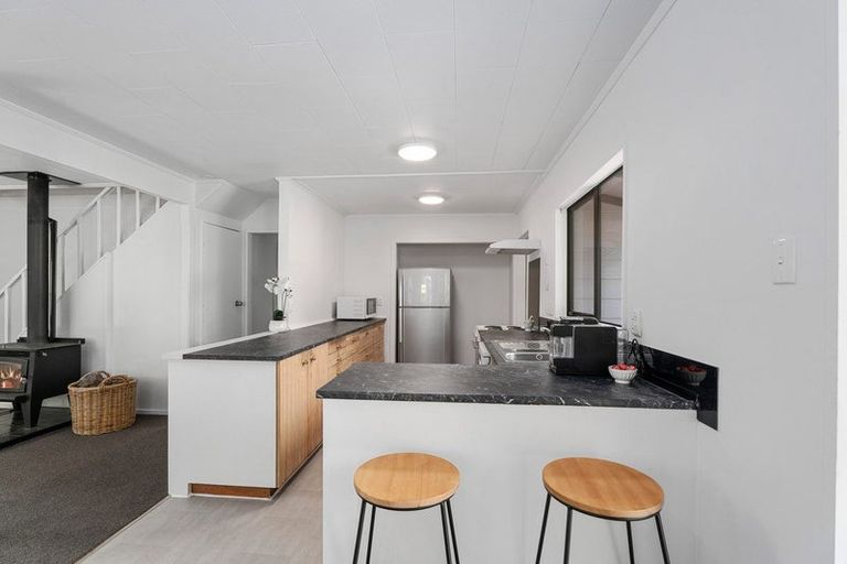 Photo of property in 15a Williams Street, Sunshine Bay, Queenstown, 9300