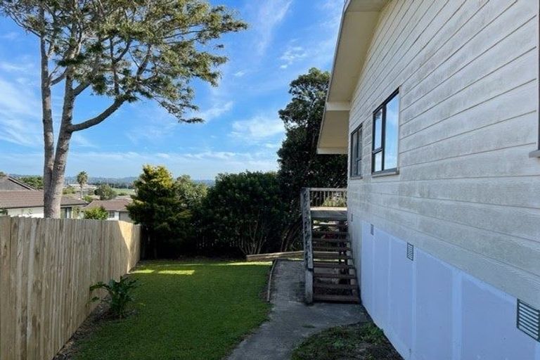 Photo of property in 6 Andros Place, Unsworth Heights, Auckland, 0632