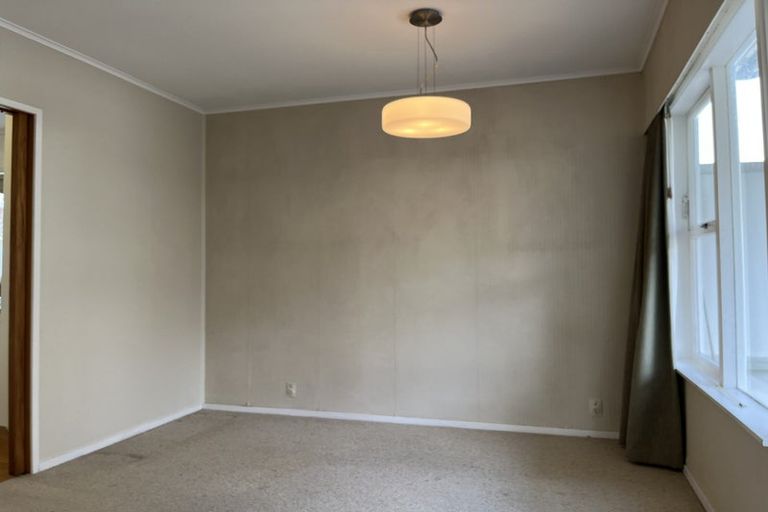 Photo of property in 6 Raines Avenue, Forrest Hill, Auckland, 0620