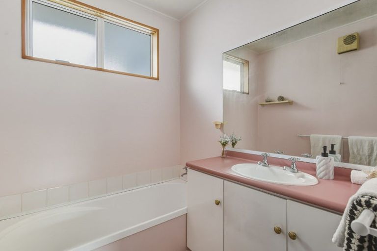 Photo of property in 76 Bay View Road, South Dunedin, Dunedin, 9012