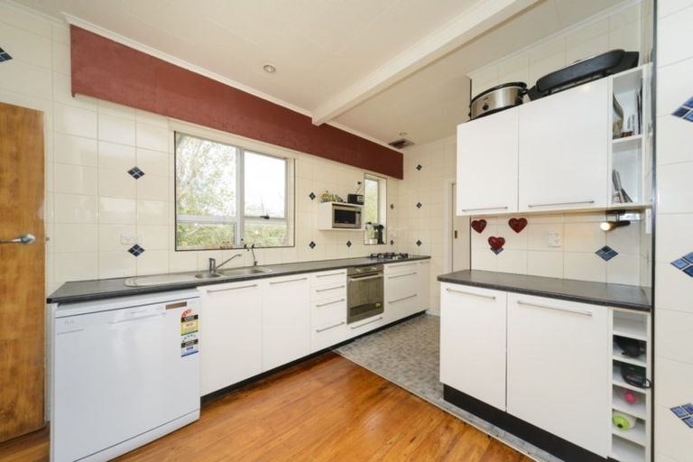 Photo of property in 12 Grey Street, Marton, 4710