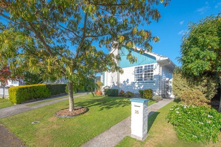 Photo of property in 35 Mountbatten Grove, Clouston Park, Upper Hutt, 5018