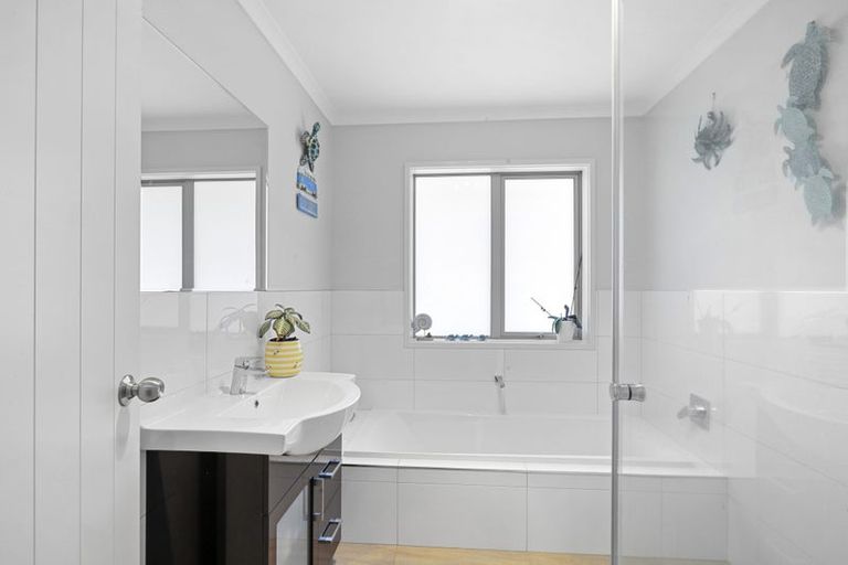 Photo of property in 66 Cyrus Street, Whalers Gate, New Plymouth, 4310