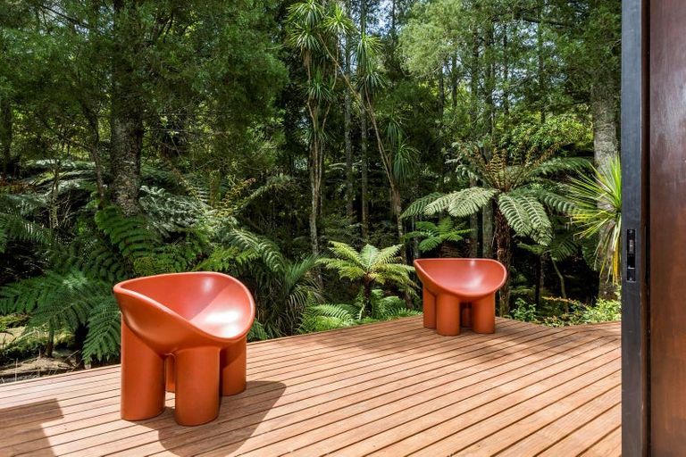 Photo of property in 24 Channel View Road, Campbells Bay, Auckland, 0630