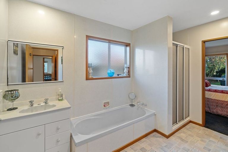 Photo of property in 15 Arkwright Place, Halswell, Christchurch, 8025