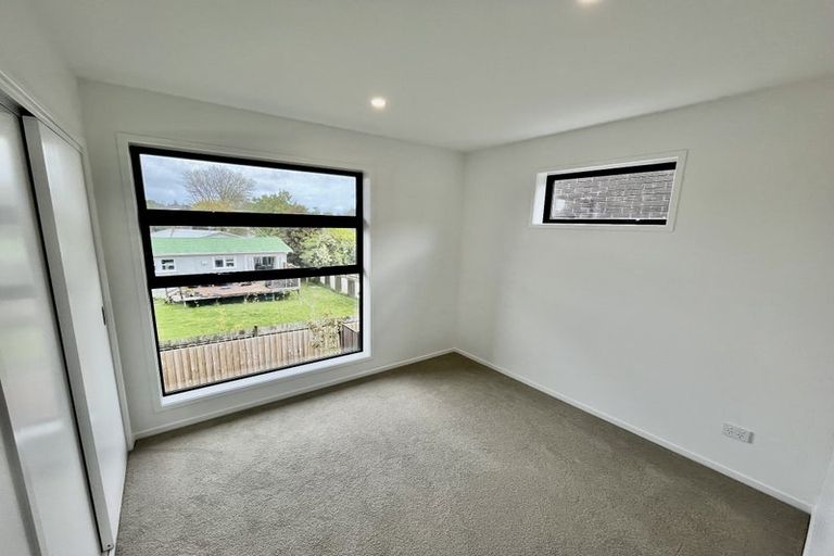 Photo of property in 12 Rauemi Way, Te Atatu South, Auckland, 0610