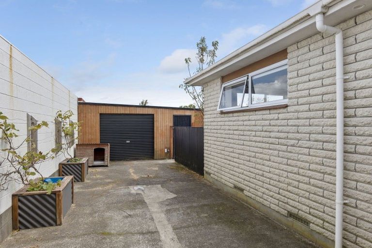 Photo of property in 6 Kahikatea Street, Inglewood, 4330