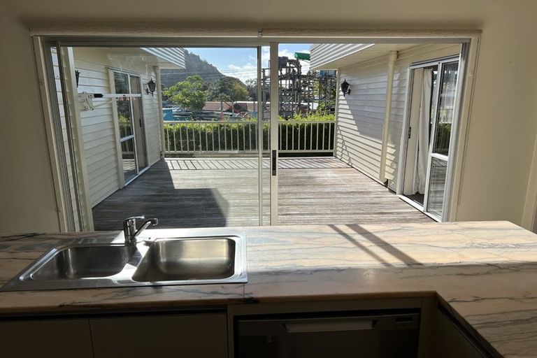 Photo of property in 15 Waiwera Place, Waiwera, Orewa, 0994