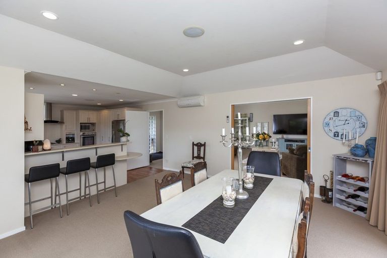 Photo of property in 2 Cascade Way, Paraparaumu, 5032