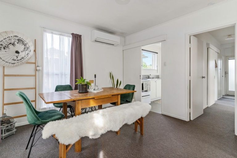 Photo of property in 21 Waterlea Avenue, Mangere Bridge, Auckland, 2022