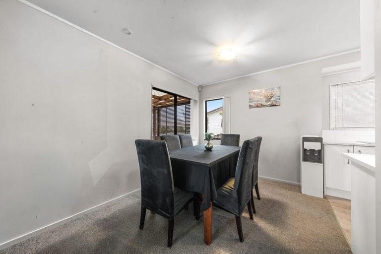 Photo of property in 2/39 Templeton Place, Clendon Park, Auckland, 2103