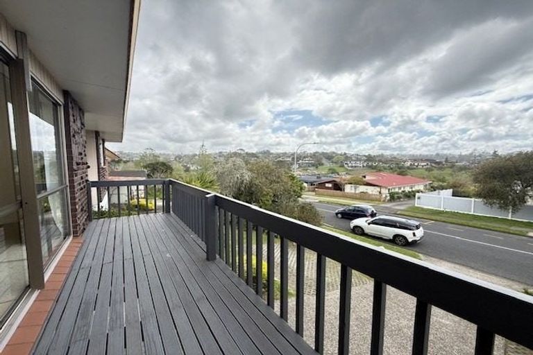 Photo of property in 70 Glencoe Road, Browns Bay, Auckland, 0630