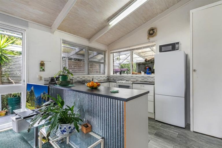 Photo of property in 50 Bays Road, Orere Point, Papakura, 2585