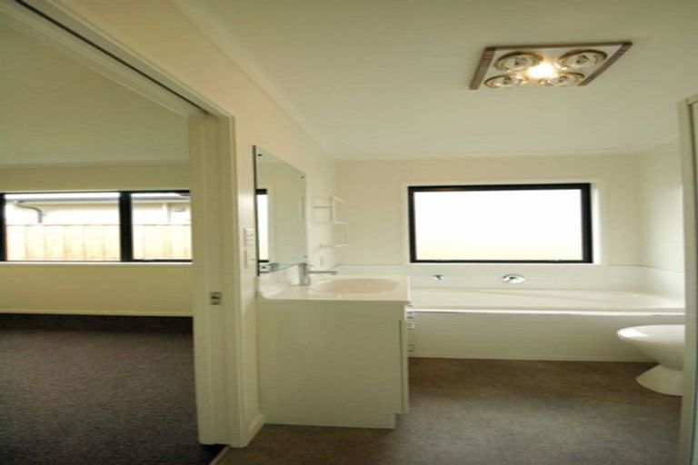 Photo of property in 25 Pakohe Street, Pegasus, 7612