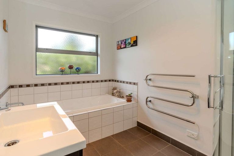 Photo of property in 6 Barrett Place, Kerikeri, 0230