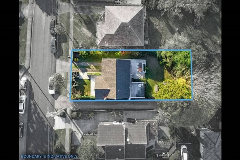 Photo of property in 12 Arahoe Road, New Lynn, Auckland, 0600